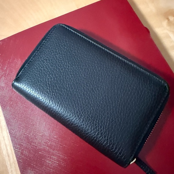Brand new Gucci Black Leather Wallet - Picture 2 of 7